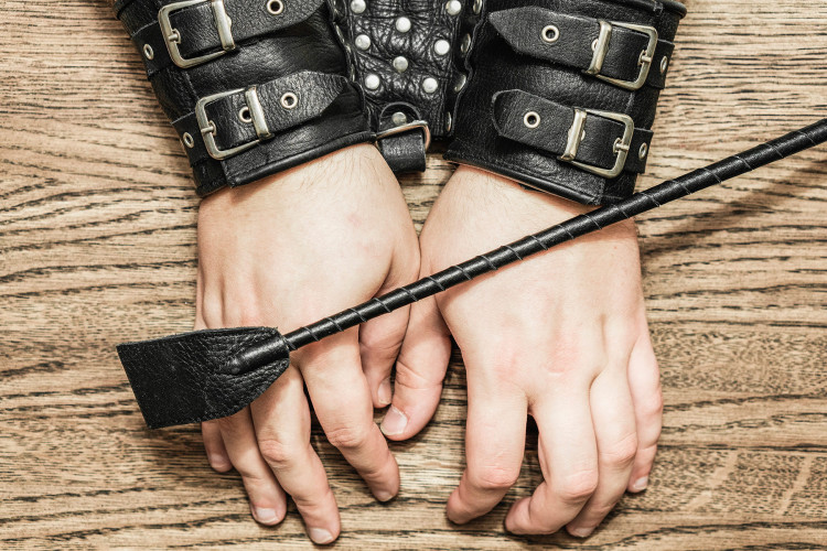 BDSM soft ou BDSM hard : les pratiques sexuelles expliquées